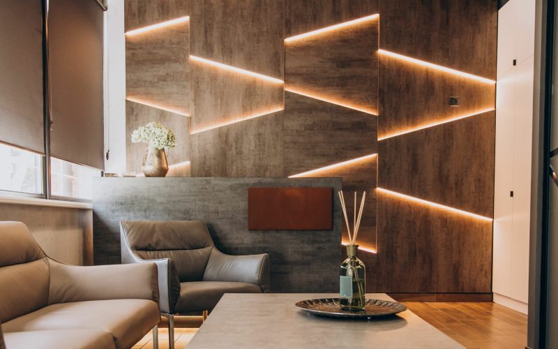 1empty-flat-interrior-with-elements-of-decoration-scaled-prepjbva6nbvoufu8qsdn1f3kwfac1vlfmxf3mo3uw